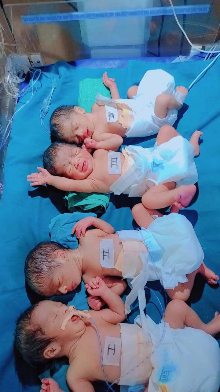 जिले  मे पहला ऐसा केस है जहाँ पर एक साथ किसी महिला  ने चार  बच्चों को एक साथ  दिया जन्म……..