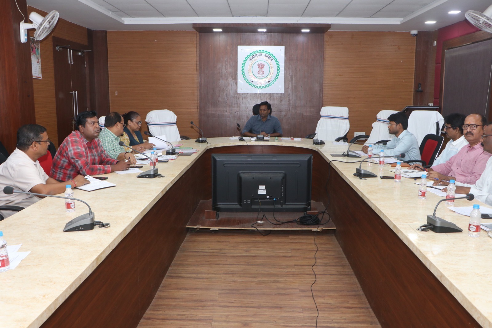 कलेक्टर ने जिले के परीक्षा परिणामों की समीक्षा की…