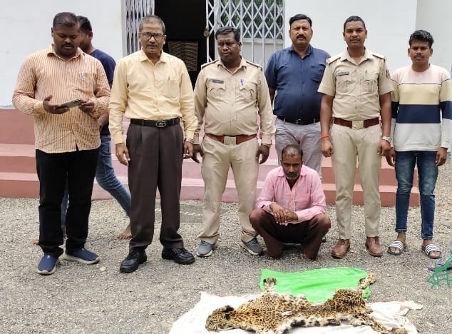 वन्यप्राणी तेन्दुआ का मिला खाल, अभियुक्त को भेजा गया जेल…