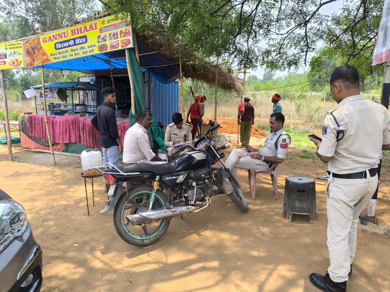 ग्राम करवां के वन भूमि पर अवैध रूप से कब्जा करने वालों पर हुई कार्यवाही…