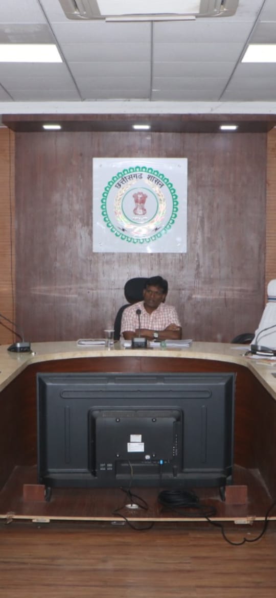 कलेक्टर श्री एस. जयवर्धन ने ली नगरीय निकायों की समीक्षा बैठक…