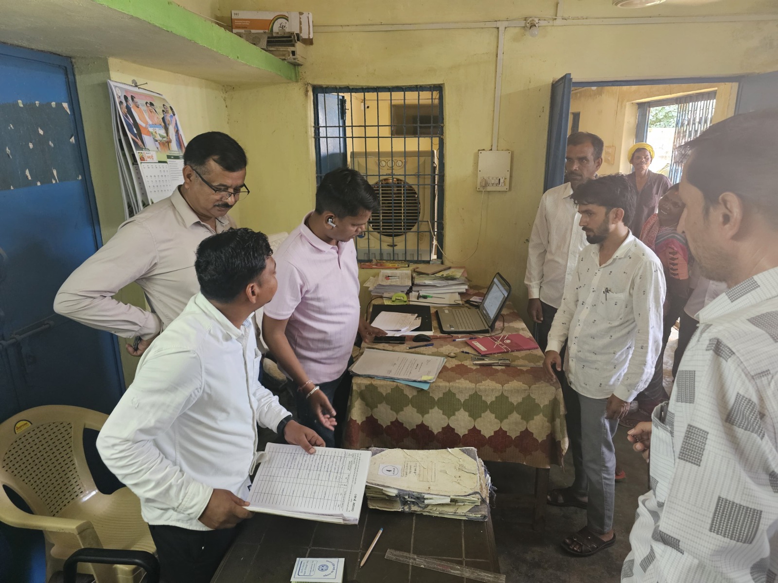 एसडीएम व तहसीलदार ने सरकारी सेवा समिति ओड़गी का किया औचक निरीक्षण…