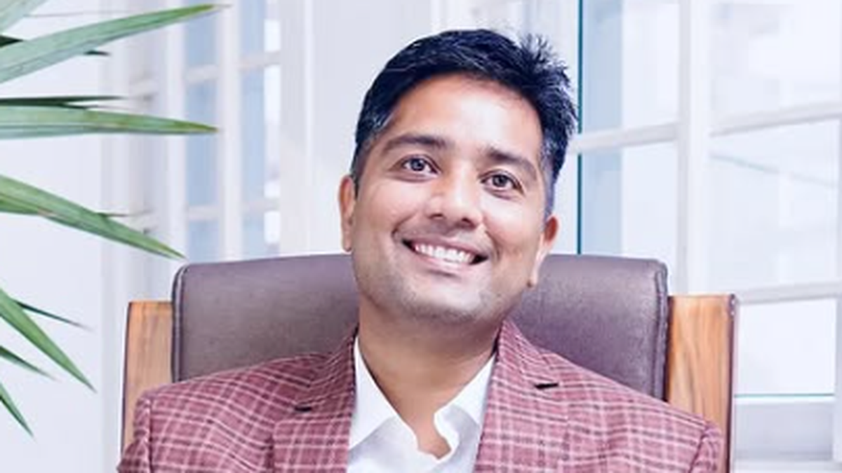 📰 शराब घोटाले में ₹2,100 करोड़ की हेराफेरी का आरोप — पूर्व मुख्यमंत्री भूपेश बघेल के बेटे चैतन्य बघेल गिरफ्तार