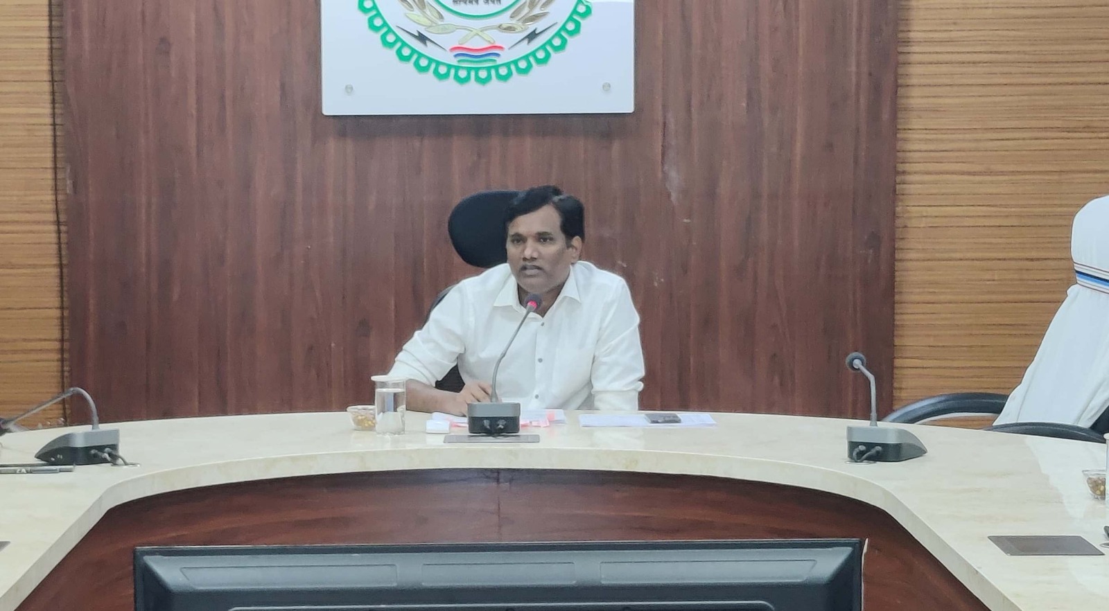 कलेक्टर ने सीएसआर मद की समीक्षा हेतु रखी बैठक